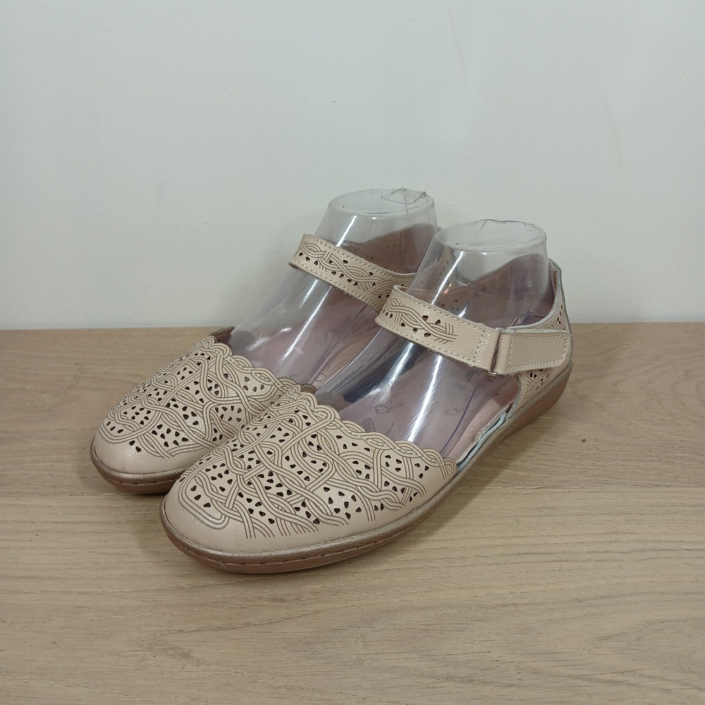 Spring Step Mary Jane Shoes Women 39 Beige Faux Leather Laser Cut Flat